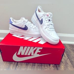 Brand new never used. Air Force 1 LVB (GS) White/DK purple dust-light